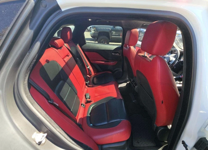 2019 Jaguar F-Pace - Image 18 of 19