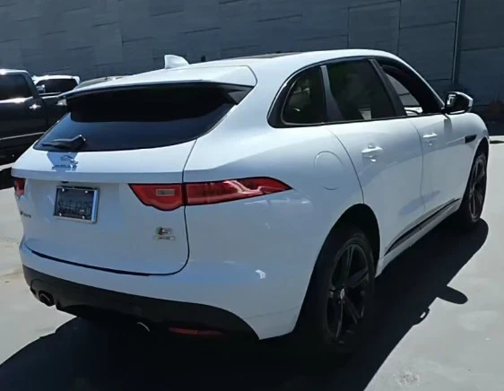2019 Jaguar F-Pace - Image 5 of 19