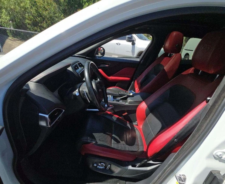 2019 Jaguar F-Pace - Image 10 of 19