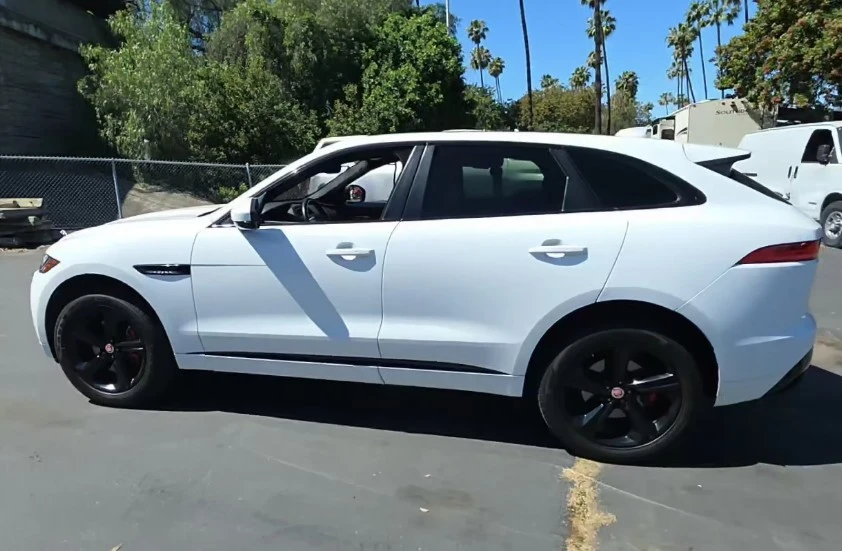 2019 Jaguar F-Pace - Image 3 of 19