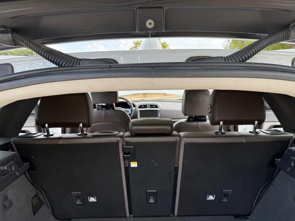 2019 Jaguar F-Pace - Image 8 of 19