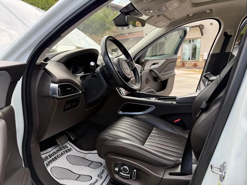 2019 Jaguar F-Pace - Image 12 of 19