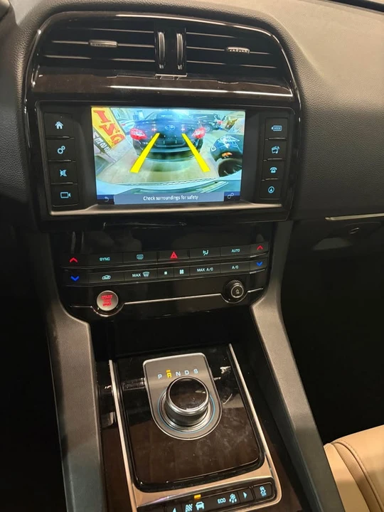 2019 Jaguar F-Pace - Image 3 of 13