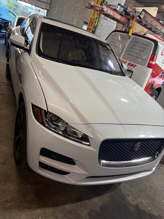 2019 Jaguar F-Pace - Image 12 of 13