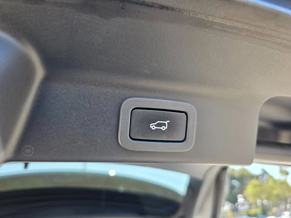 2019 Jaguar F-Pace - Image 13 of 19