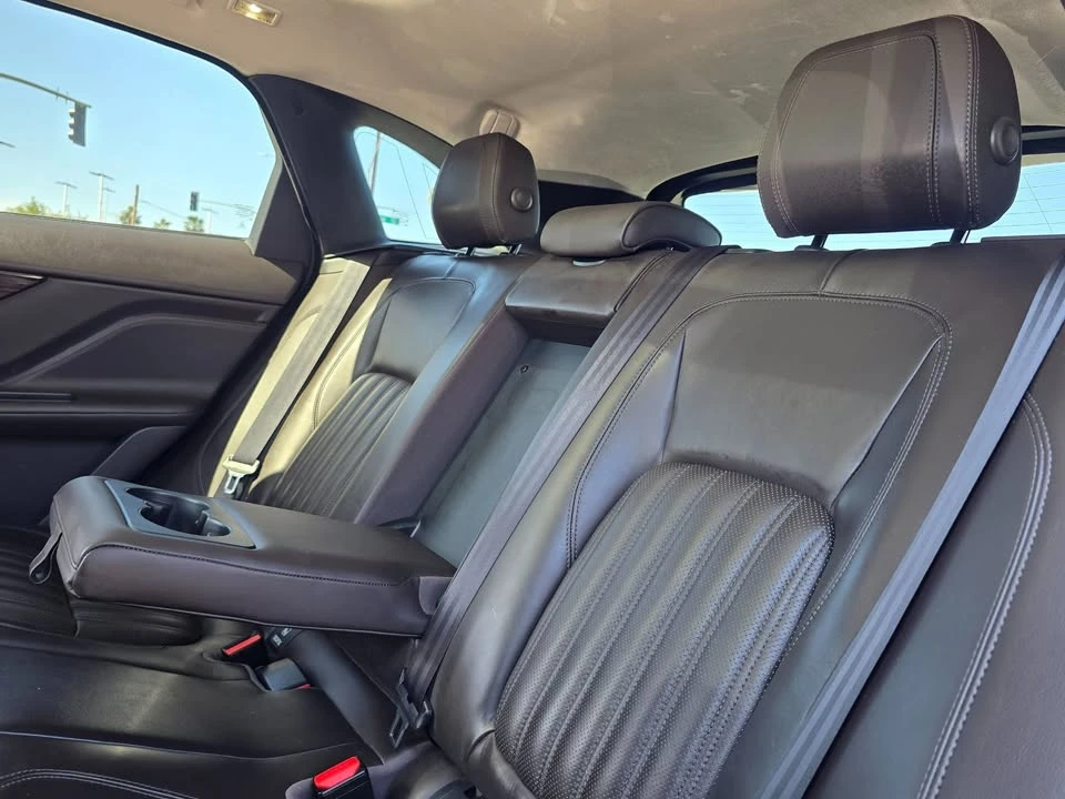 2019 Jaguar F-Pace - Image 18 of 19
