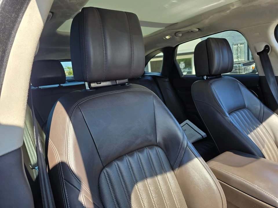 2019 Jaguar F-Pace - Image 9 of 19