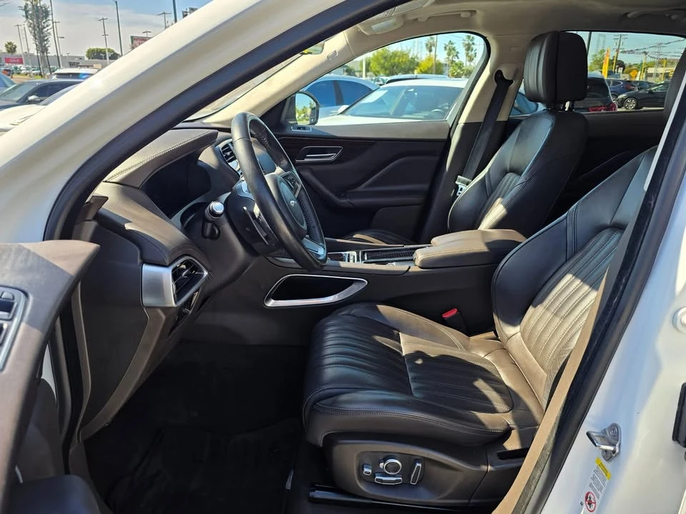 2019 Jaguar F-Pace - Image 15 of 19