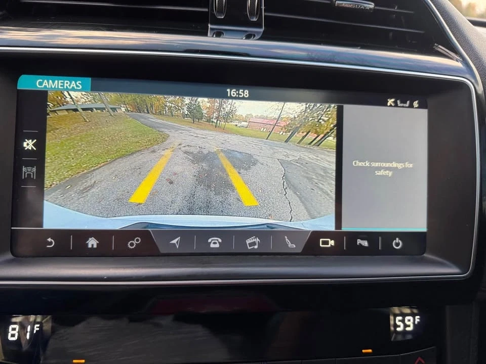 2019 Jaguar F-Pace - Image 18 of 19