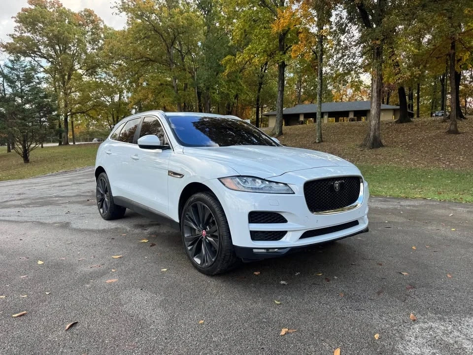 2019 Jaguar F-Pace - Image 6 of 19