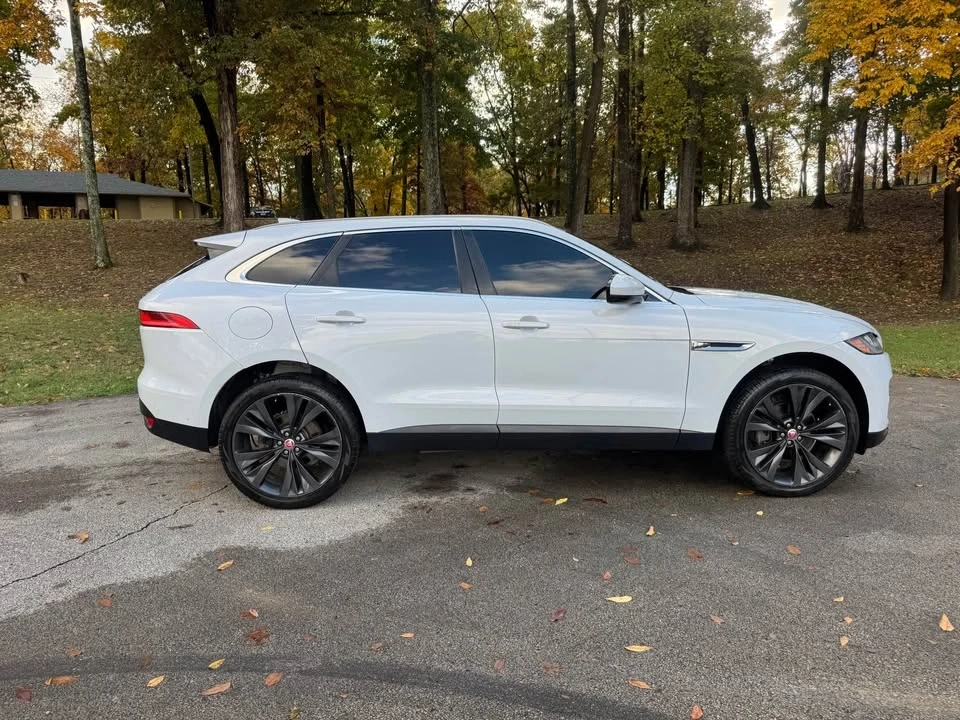 2019 Jaguar F-Pace - Image 5 of 19