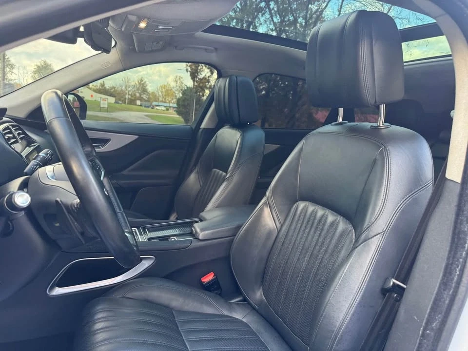 2019 Jaguar F-Pace - Image 16 of 19