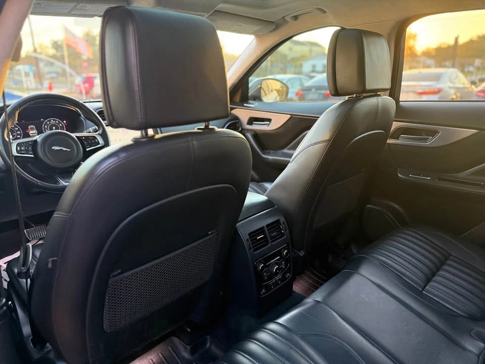 2019 Jaguar F-Pace - Image 3 of 12