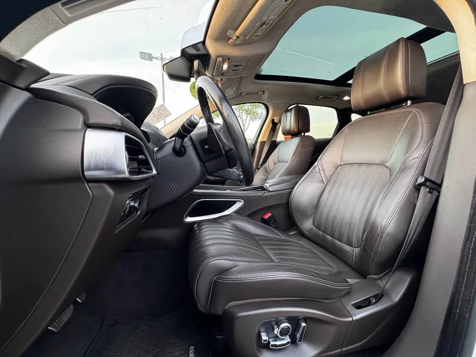 2019 Jaguar F-Pace - Image 11 of 20