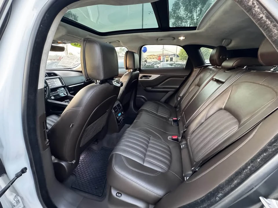 2019 Jaguar F-Pace - Image 18 of 20