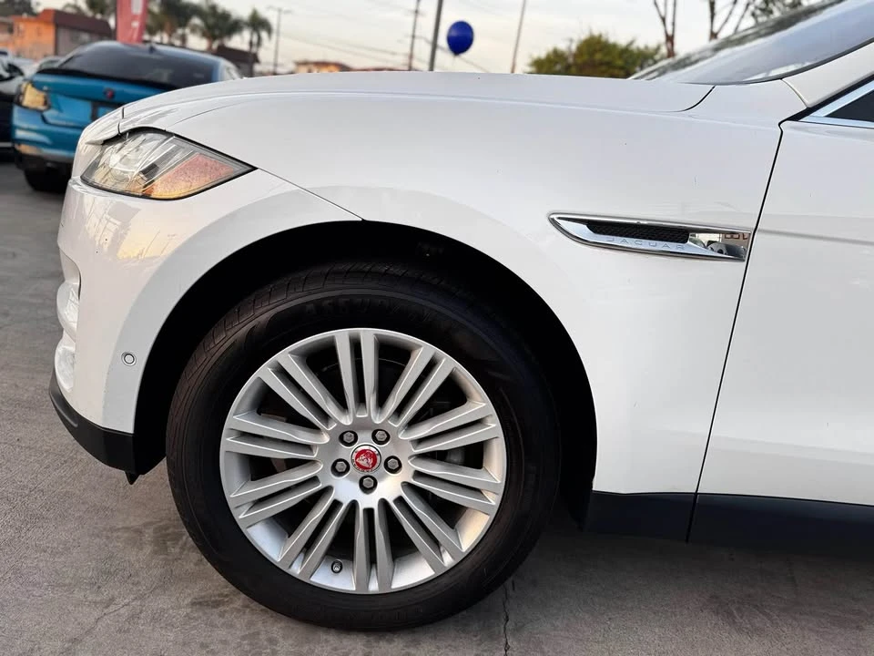 2019 Jaguar F-Pace - Image 8 of 20