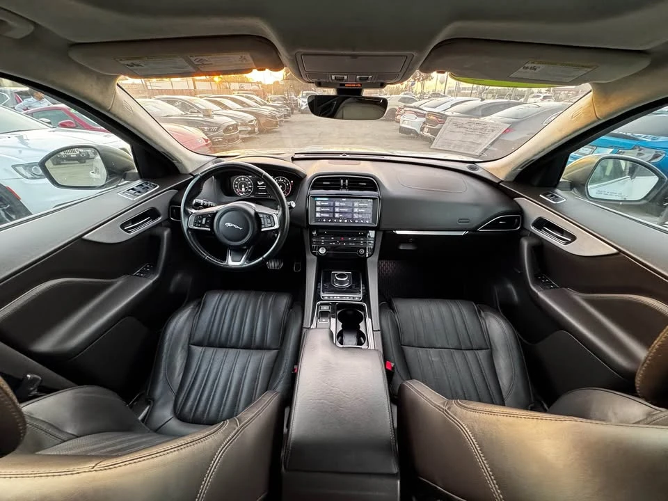 2019 Jaguar F-Pace - Image 16 of 20