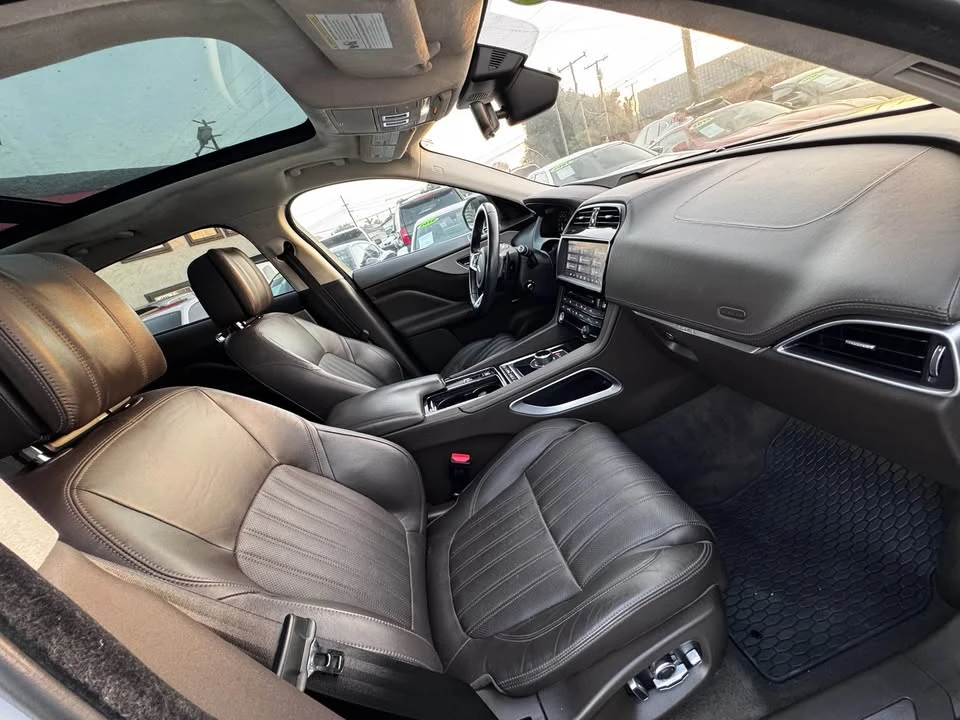 2019 Jaguar F-Pace - Image 15 of 20