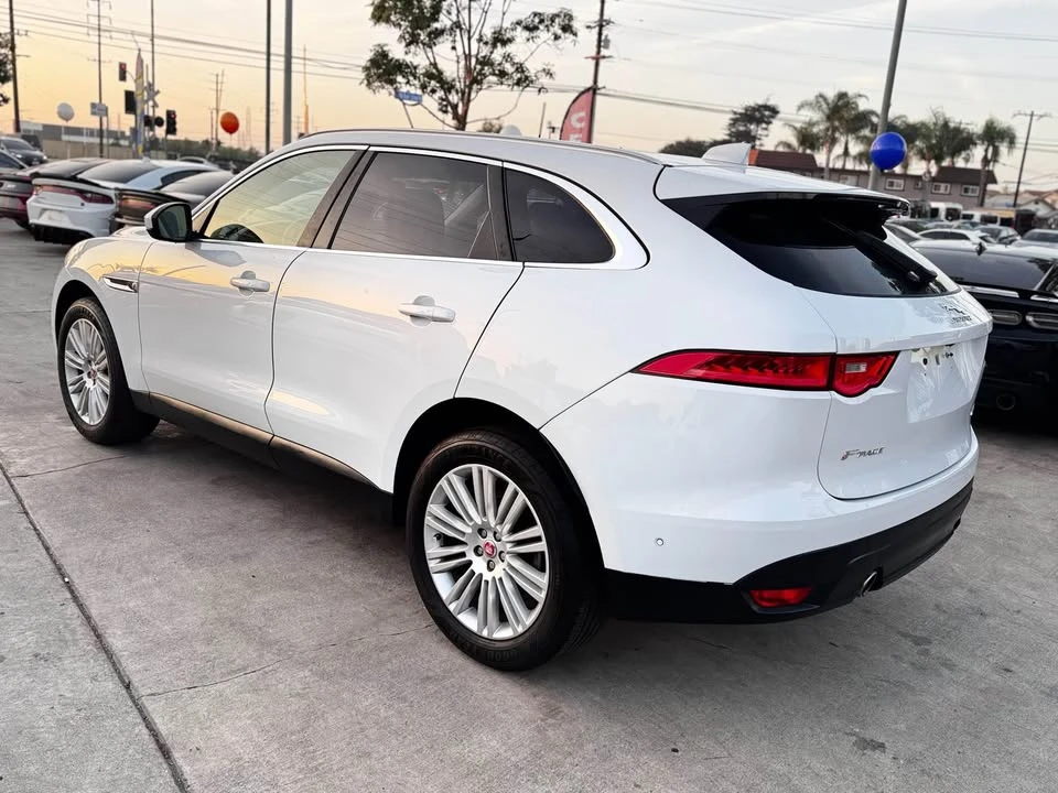 2019 Jaguar F-Pace - Image 7 of 20