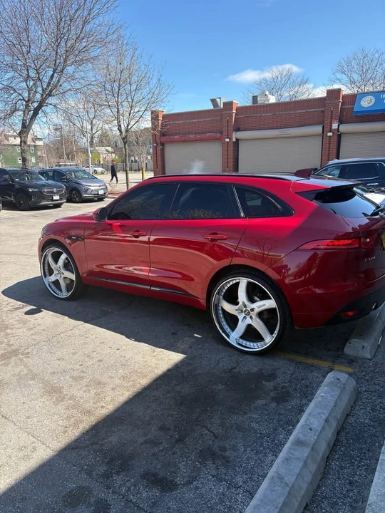 2019 Jaguar F-Pace - Image 2 of 4