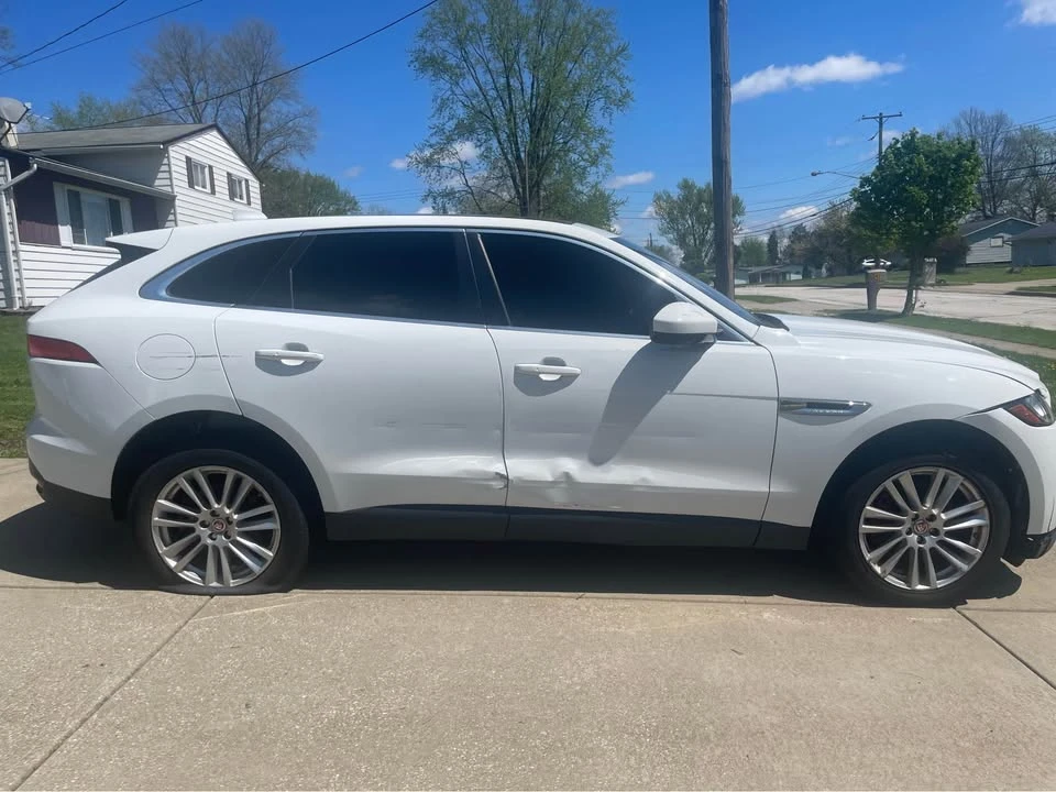 2019 Jaguar F-Pace - Image 2 of 5