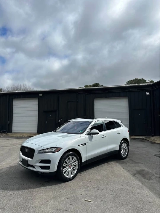 2019 Jaguar F-Pace - Image 2 of 11
