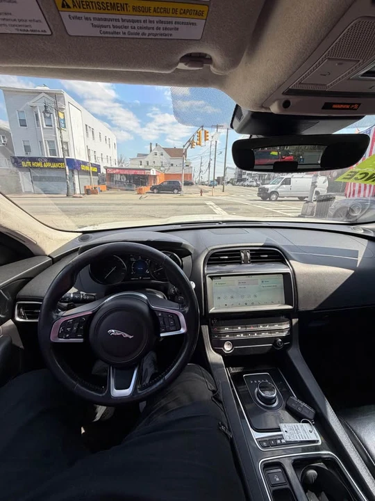 2019 Jaguar F-Pace - Image 5 of 5