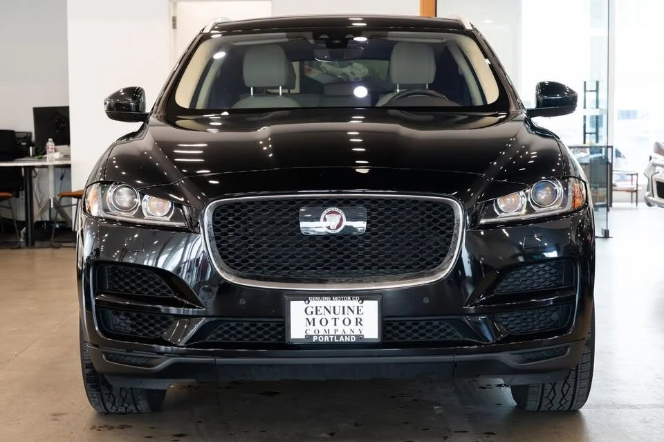 2019 Jaguar F-Pace - Image 2 of 10