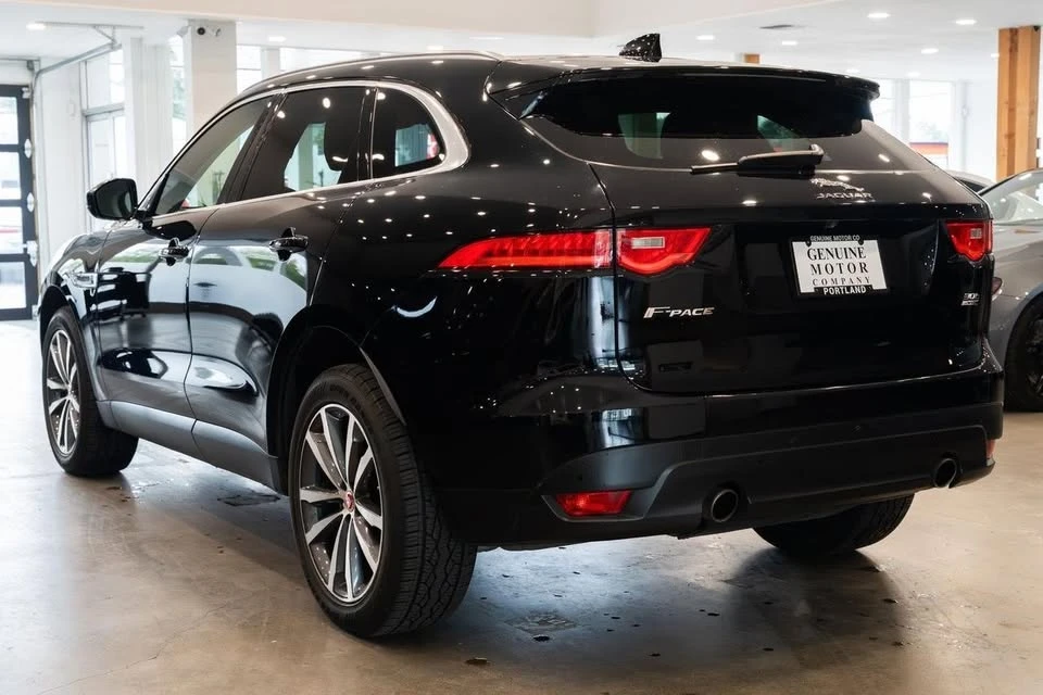 2019 Jaguar F-Pace - Image 6 of 10