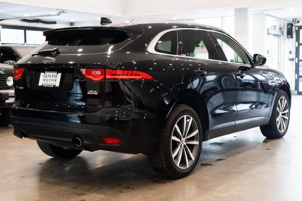 2019 Jaguar F-Pace - Image 4 of 10