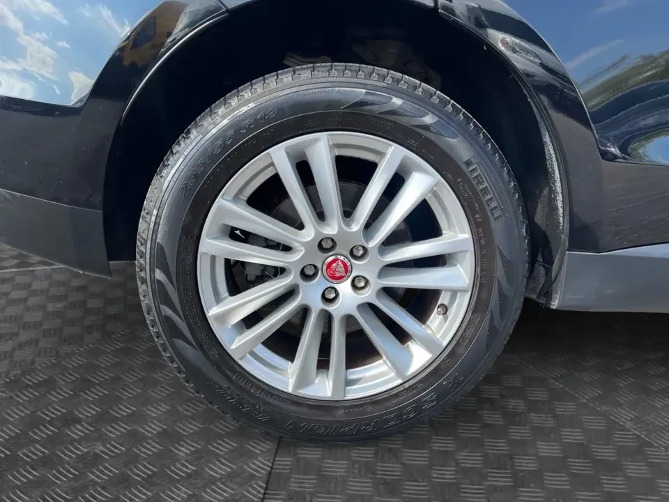 2019 Jaguar F-Pace - Image 8 of 9