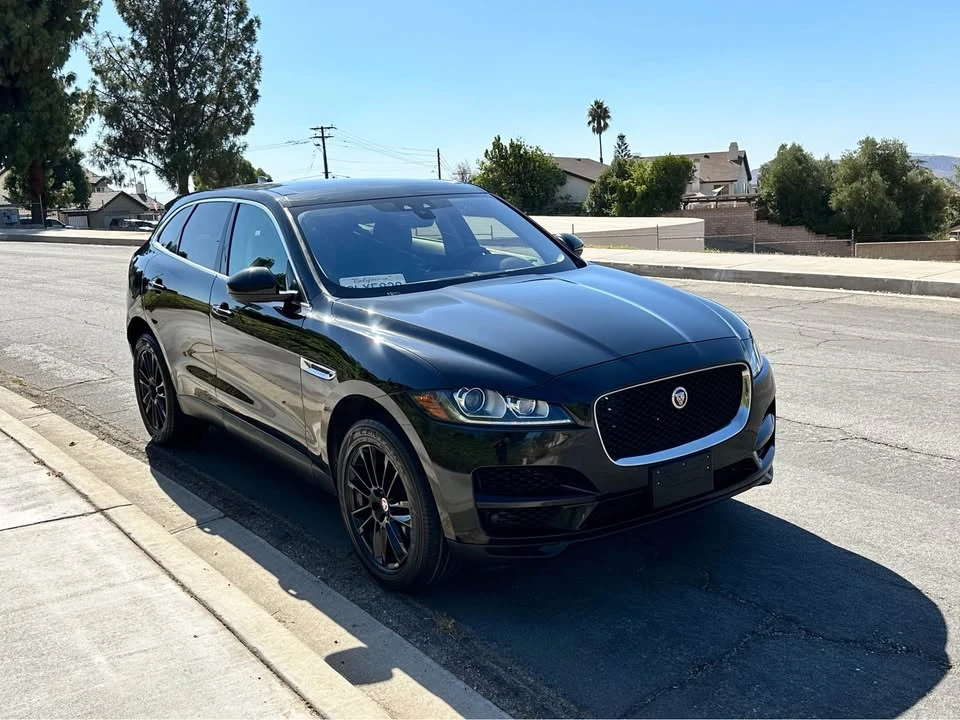 2019 Jaguar F-Pace - Image 7 of 16