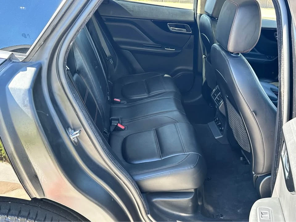 2019 Jaguar F-Pace - Image 15 of 16