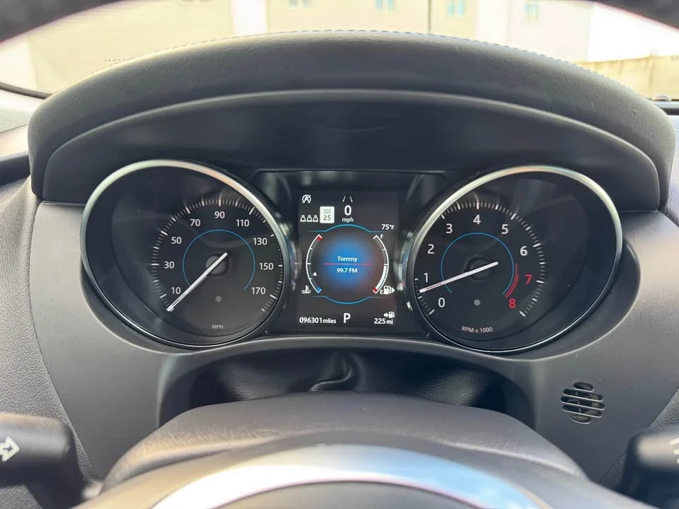 2019 Jaguar F-Pace - Image 10 of 19