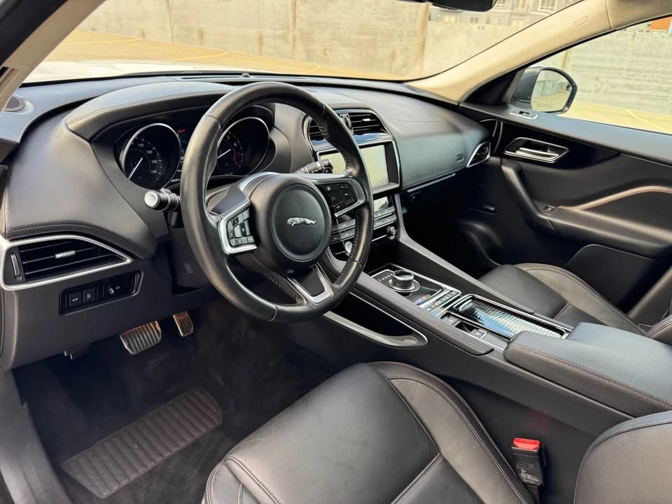 2019 Jaguar F-Pace - Image 6 of 19