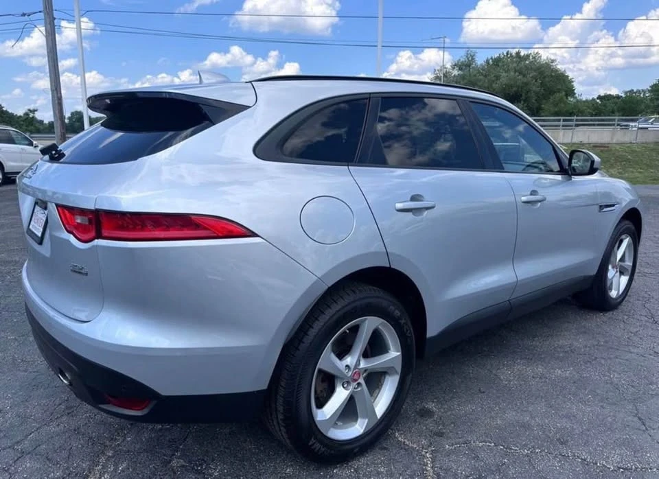 2019 Jaguar F-Pace - Image 7 of 10