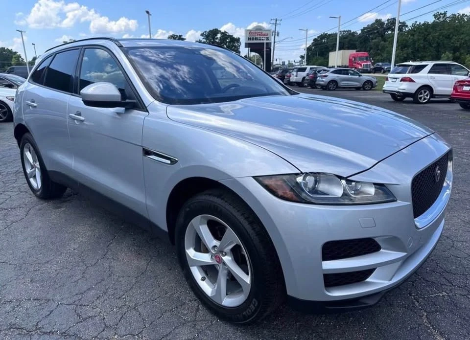 2019 Jaguar F-Pace - Image 4 of 10