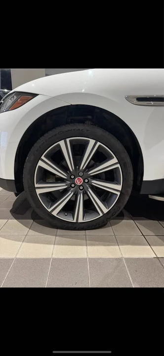 2019 Jaguar F-Pace - Image 5 of 9