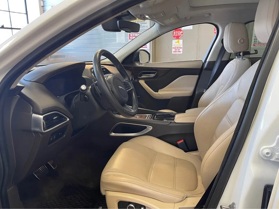 2019 Jaguar F-Pace - Image 11 of 17