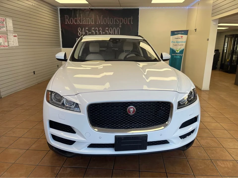 2019 Jaguar F-Pace - Image 2 of 17