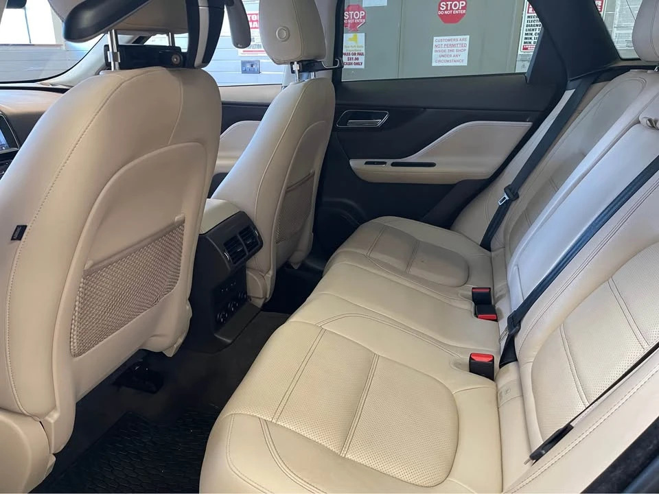 2019 Jaguar F-Pace - Image 14 of 17