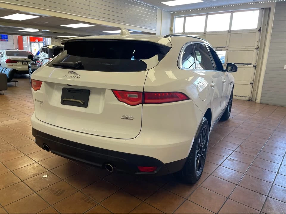2019 Jaguar F-Pace - Image 7 of 17