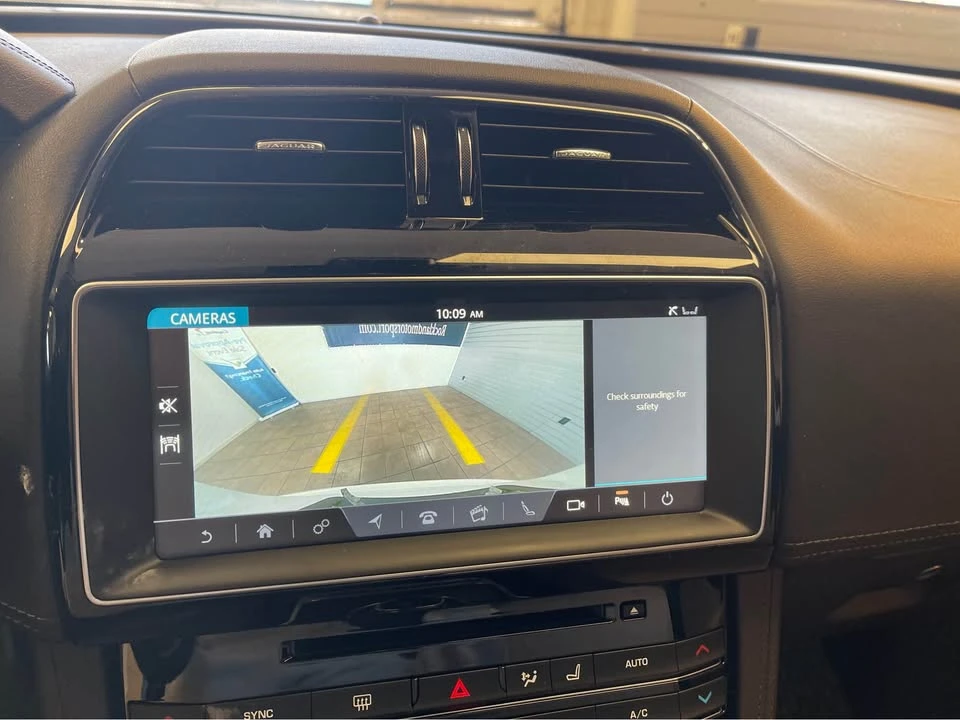 2019 Jaguar F-Pace - Image 13 of 17