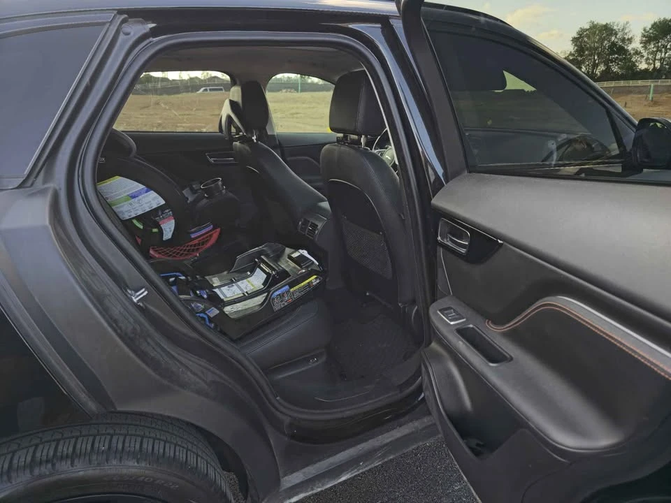 2019 Jaguar F-Pace - Image 13 of 15