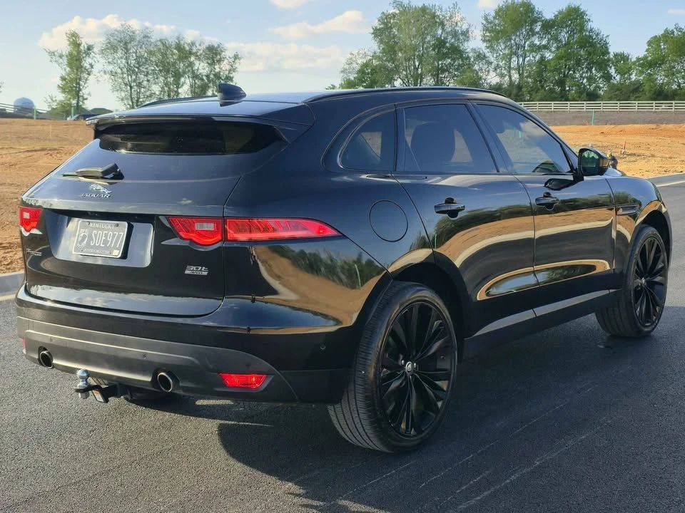 2019 Jaguar F-Pace - Image 4 of 15