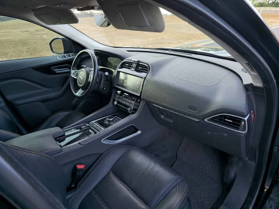 2019 Jaguar F-Pace - Image 11 of 15