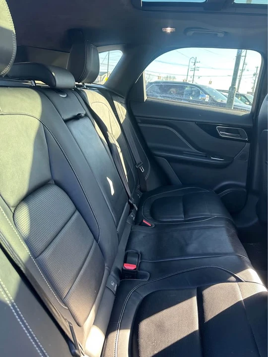 2019 Jaguar F-Pace - Image 10 of 12