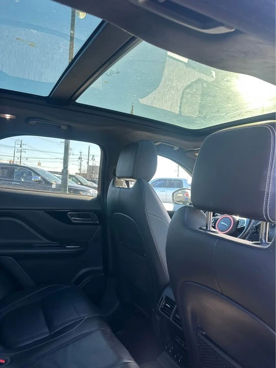 2019 Jaguar F-Pace - Image 9 of 12