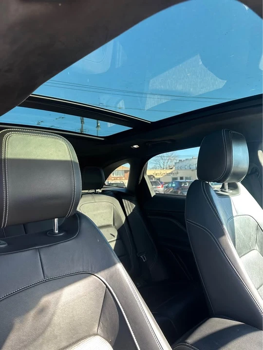 2019 Jaguar F-Pace - Image 6 of 12