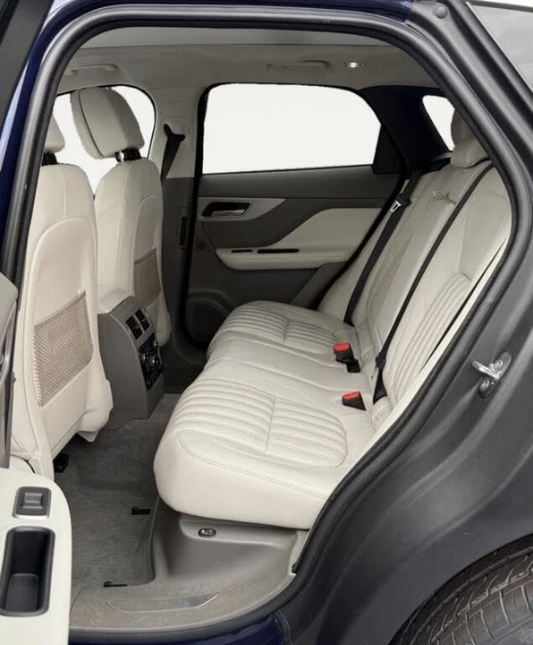 2019 Jaguar F-Pace - Image 10 of 12